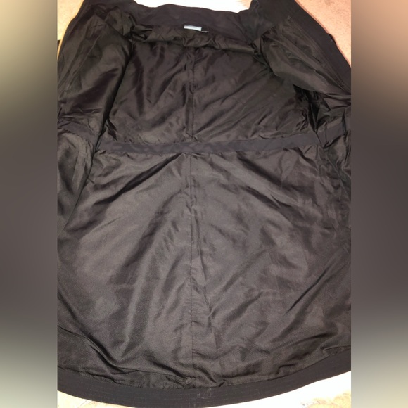 🌺Black athlete raincoat 🌺 - Picture 9 of 12